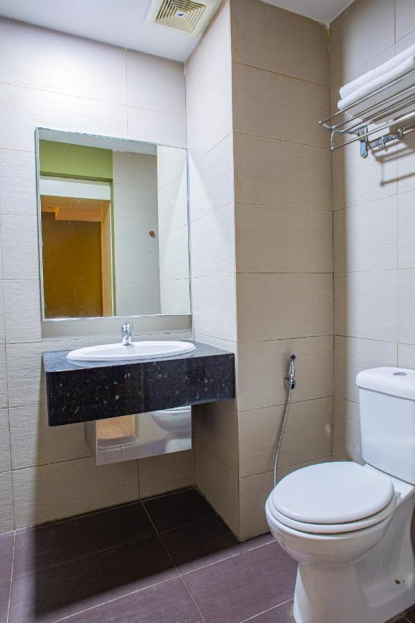 Hotel 101 Permas Jaya Johor Bahru Luaran gambar